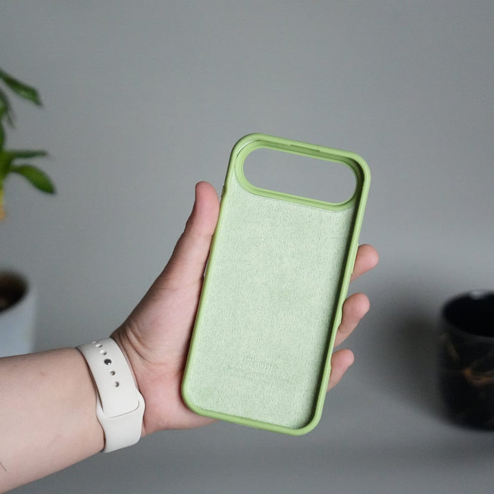 FRATO iPhone 17 Series iPhone 17 Air Liquid Silicone Case Cover (Pista Green)