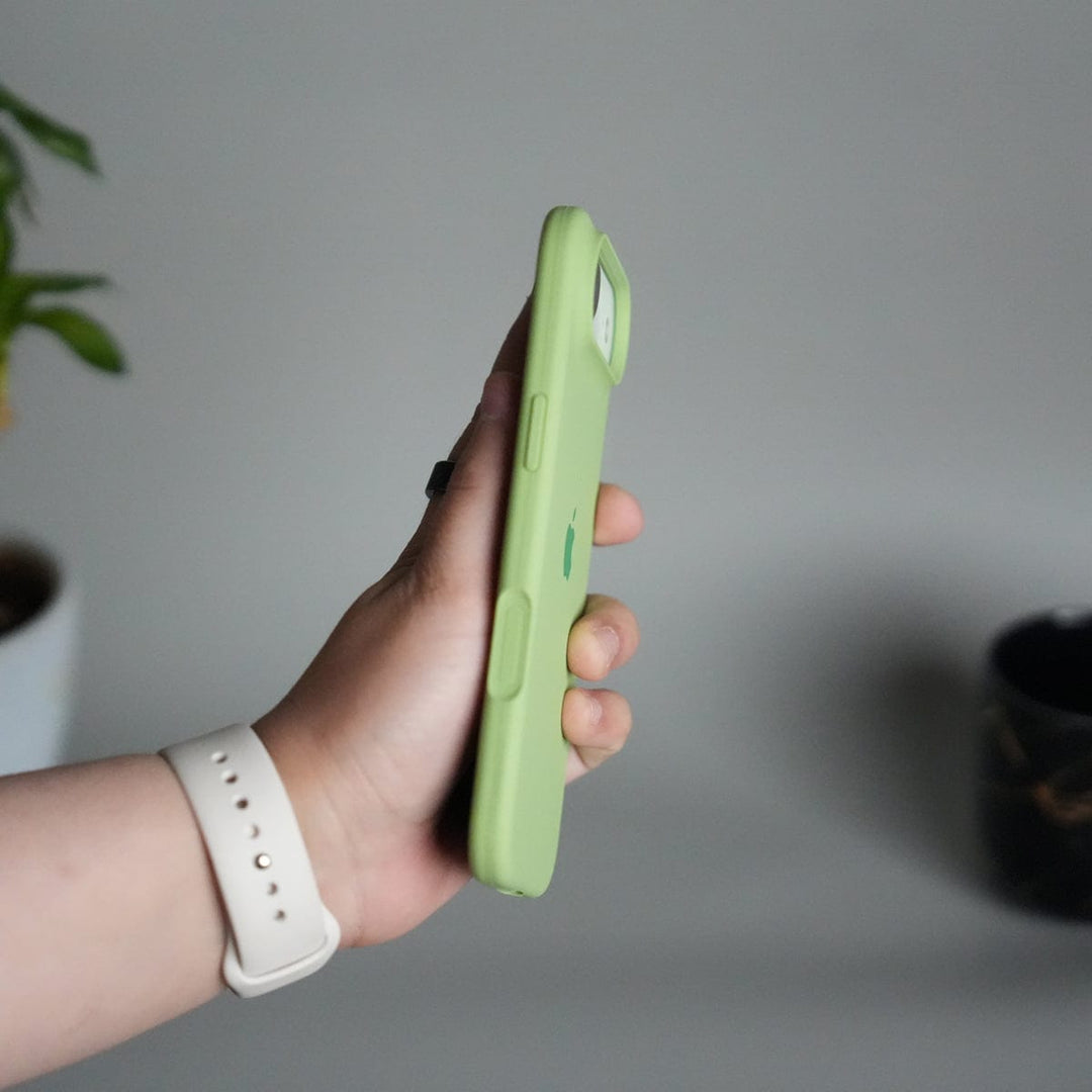 FRATO iPhone 17 Series iPhone 17 Air Liquid Silicone Case Cover (Pista Green)