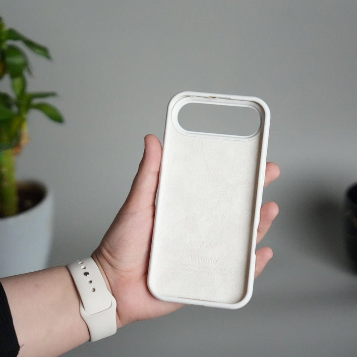 FRATO iPhone 17 Series iPhone 17 Air Liquid Silicone Case Cover (White)
