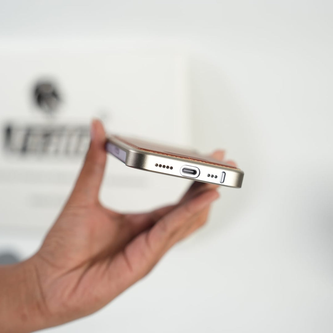 FRATO iPhone 17 Series iPhone 17 Premium Metallic AeroFLex Aluminium Stitch Leather MagSafe Case