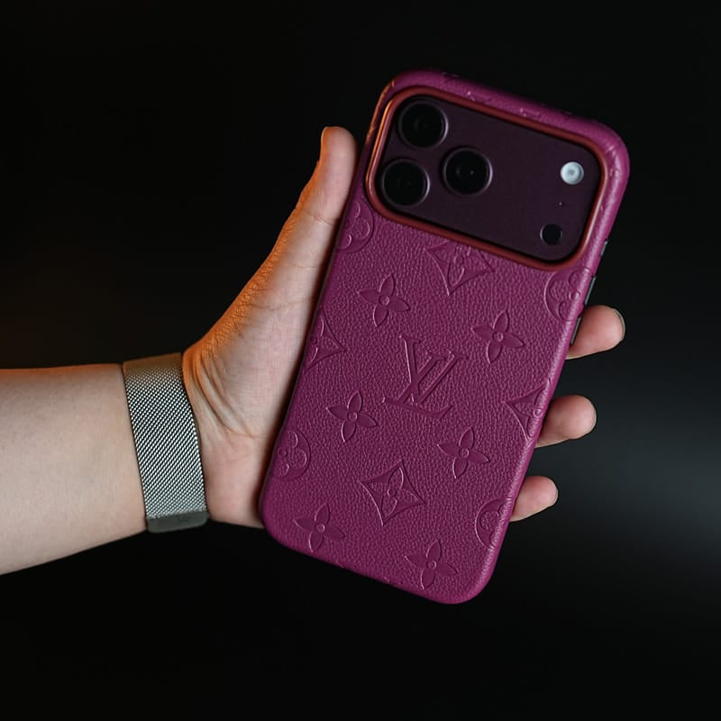 FRATO iPhone 17 Series iPhone 17 Pro / Burgundy Premium Monogram Pattern Leather-Texture Case for iPhone 17 Series | Protective Back Cover