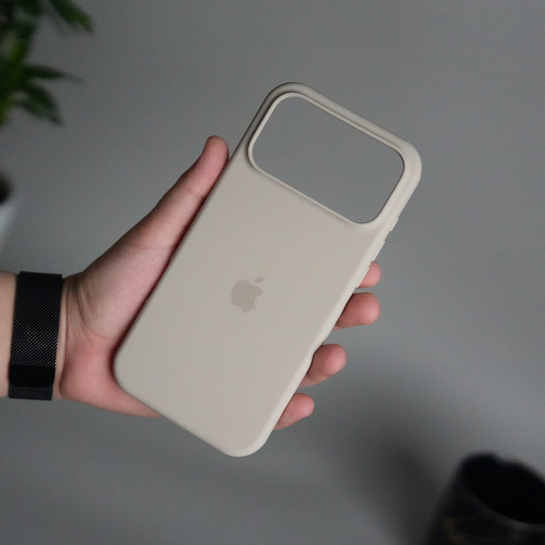 FRATO iPhone 17 Series iPhone 17 Pro Liquid Silicone Case Cover (Beige)