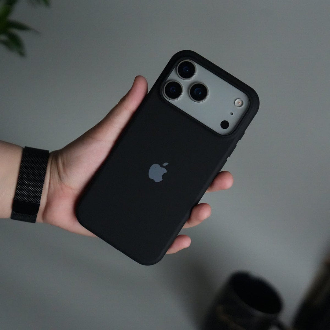 FRATO iPhone 17 Series iPhone 17 Pro Liquid Silicone Case Cover | Black