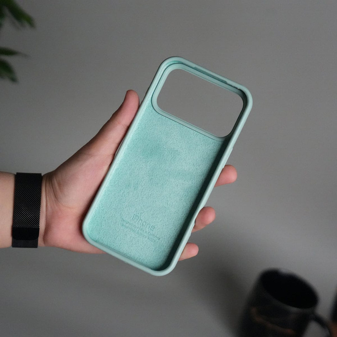 FRATO iPhone 17 Series iPhone 17 Pro Liquid Silicone Case Cover (Mint Green)