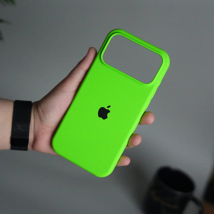 FRATO iPhone 17 Series iPhone 17 Pro Liquid Silicone Case Cover | Neon Green