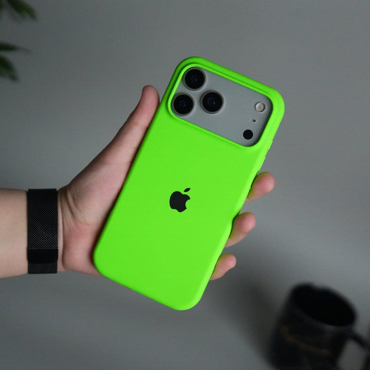FRATO iPhone 17 Series iPhone 17 Pro Liquid Silicone Case Cover | Neon Green