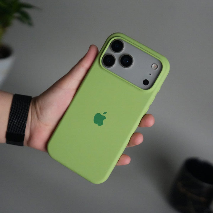 FRATO iPhone 17 Series iPhone 17 Pro Liquid Silicone Case Cover (Pista Green)