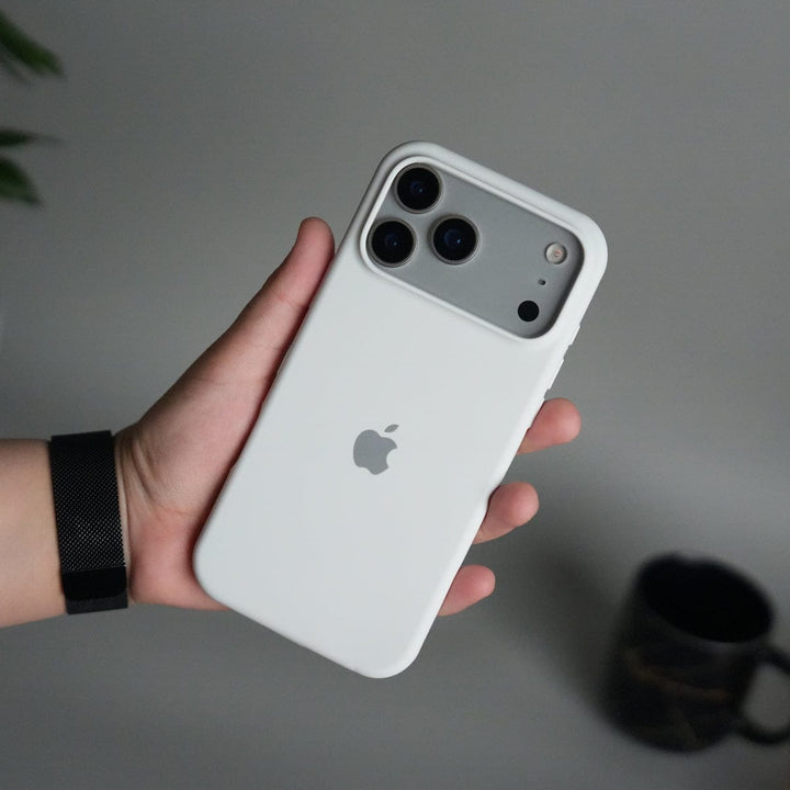 FRATO iPhone 17 Series iPhone 17 Pro Liquid Silicone Case Cover (White)