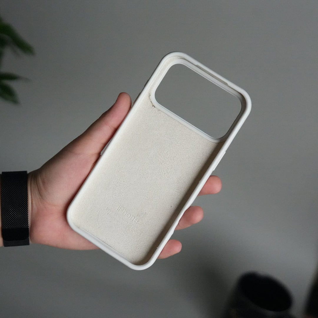 FRATO iPhone 17 Series iPhone 17 Pro Liquid Silicone Case Cover (White)