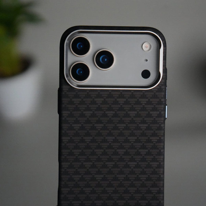 FRATO iPhone 17 Series iPhone 17 Pro Max Carbon Fiber Texture Design Hard Pc MagSafe Case Cover Black Tringle Pattern