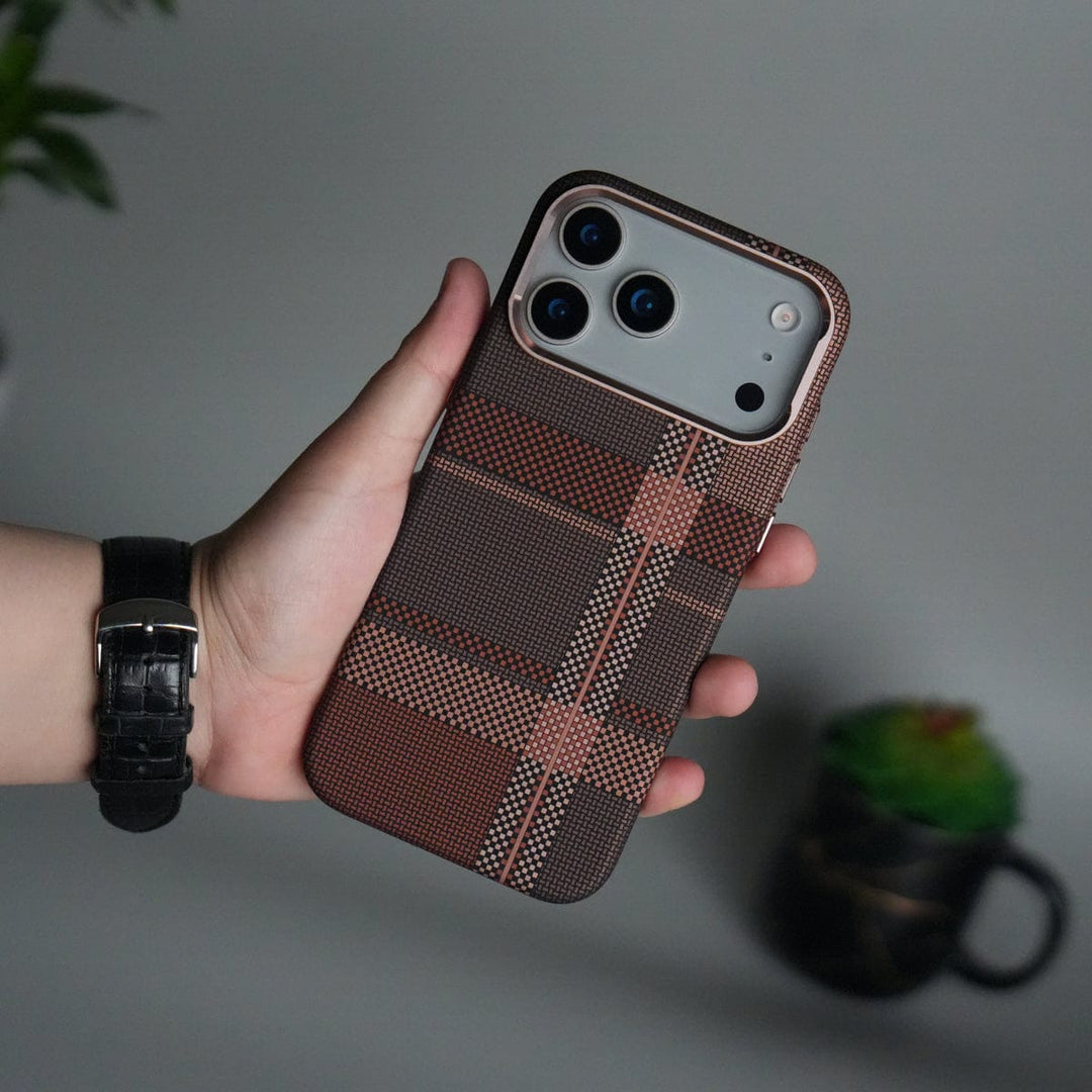 FRATO iPhone 17 Series iPhone 17 Pro Max Carbon Fiber Texture Design Hard Pc MagSafe Case Cover BrownWhite
