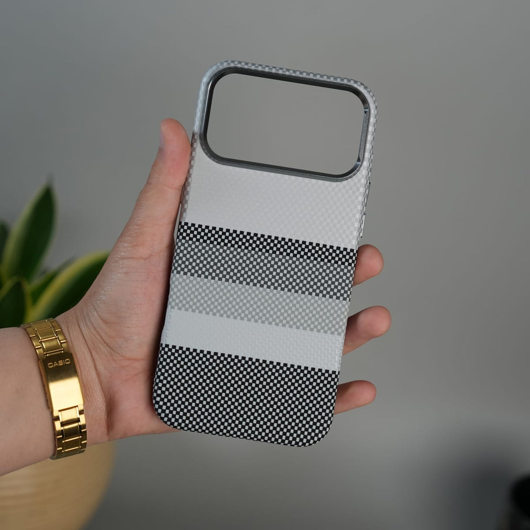 FRATO iPhone 17 Series iPhone 17 Pro Max Carbon Fiber Texture Design Hard Pc MagSafe Case Cover GrayBlackLine Design