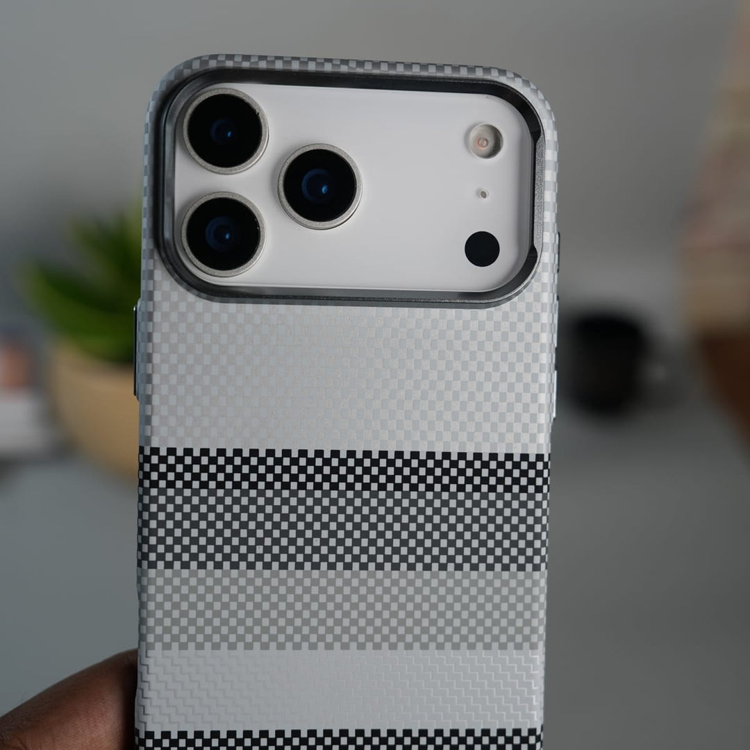 FRATO iPhone 17 Series iPhone 17 Pro Max Carbon Fiber Texture Design Hard Pc MagSafe Case Cover GrayBlackLine Design