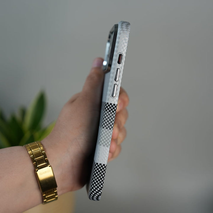 FRATO iPhone 17 Series iPhone 17 Pro Max Carbon Fiber Texture Design Hard Pc MagSafe Case Cover GrayBlackLine Design