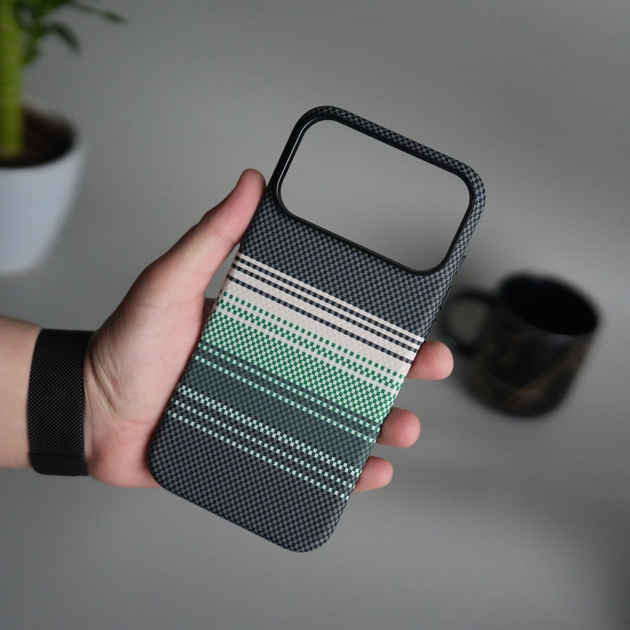FRATO iPhone 17 Series iPhone 17 Pro Max Carbon Fiber Texture Design Hard Pc MagSafe Case Cover WhiteGreen