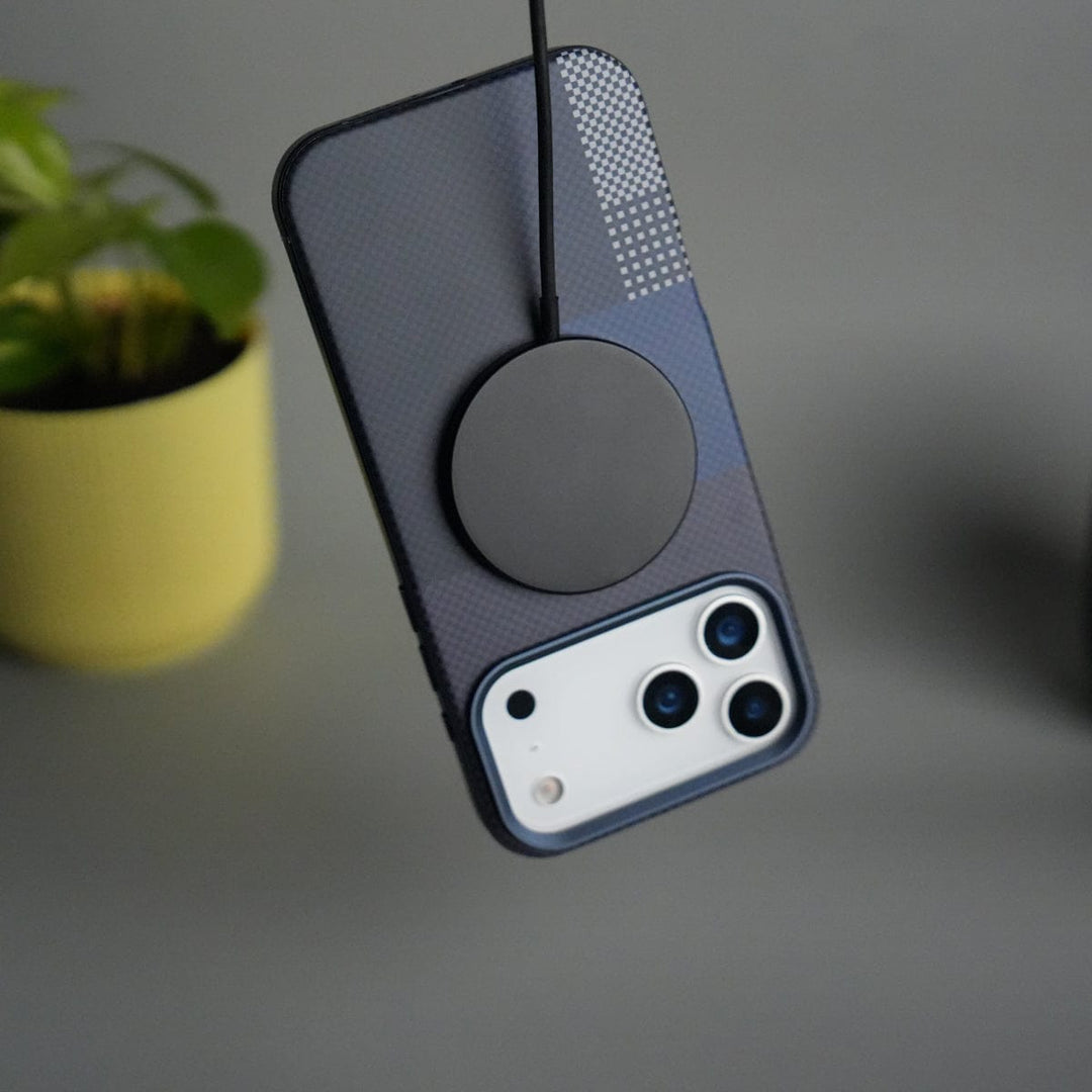 FRATO iPhone 17 Series iPhone 17 Pro Max Carbon Fiber Texture Design Side Bumper MagSafe Case Cover