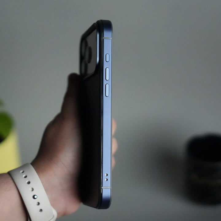 FRATO iPhone 17 Series iPhone 17 Pro Max Carbon Fiber Texture Design Side Bumper MagSafe Case Cover