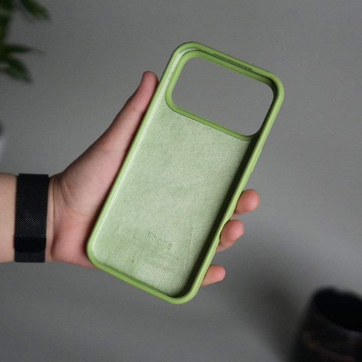 FRATO iPhone 17 Series iPhone 17 Pro Max Liquid Silicone Case Cover (Pista Green)