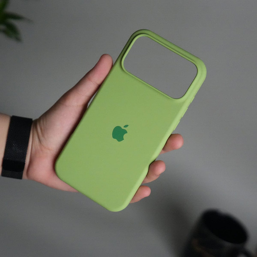 FRATO iPhone 17 Series iPhone 17 Pro Max Liquid Silicone Case Cover (Pista Green)