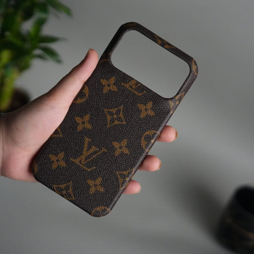 FRATO iPhone 17 Series iPhone 17 Pro Max Luxury Brand Leather Case Cover (Dark Brown)