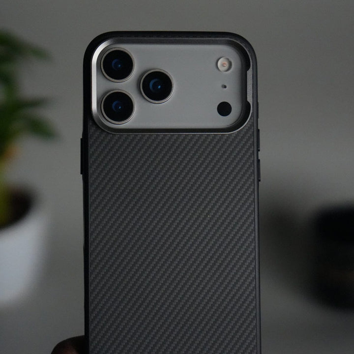 FRATO iPhone 17 Series iPhone 17 Pro Max Metal Camera Ring Carbon Fiber Design MagSafe Cover
