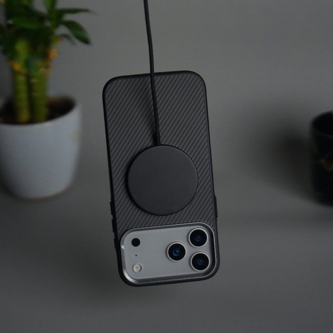 FRATO iPhone 17 Series iPhone 17 Pro Max Metal Camera Ring Carbon Fiber Design MagSafe Cover