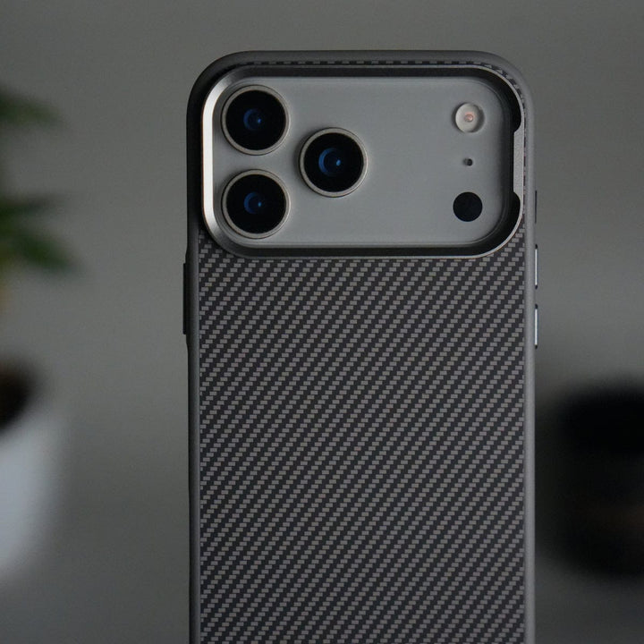 FRATO iPhone 17 Series iPhone 17 Pro Max Metal Camera Ring Carbon Fiber Design MagSafe Cover