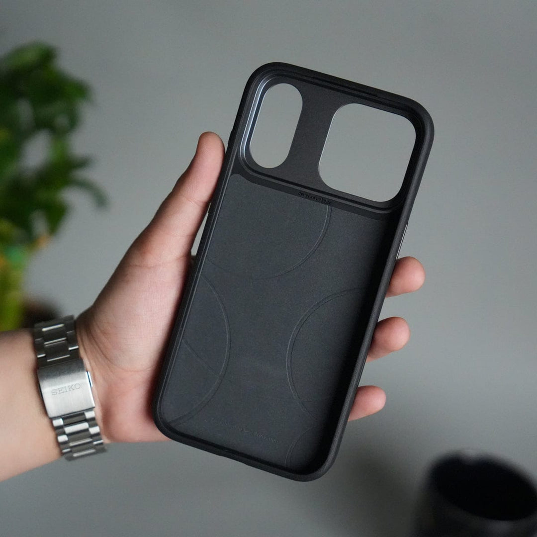 FRATO iPhone 17 Series iPhone 17 Pro Max PUFF Leather Metallic Camera Frame Case Cover