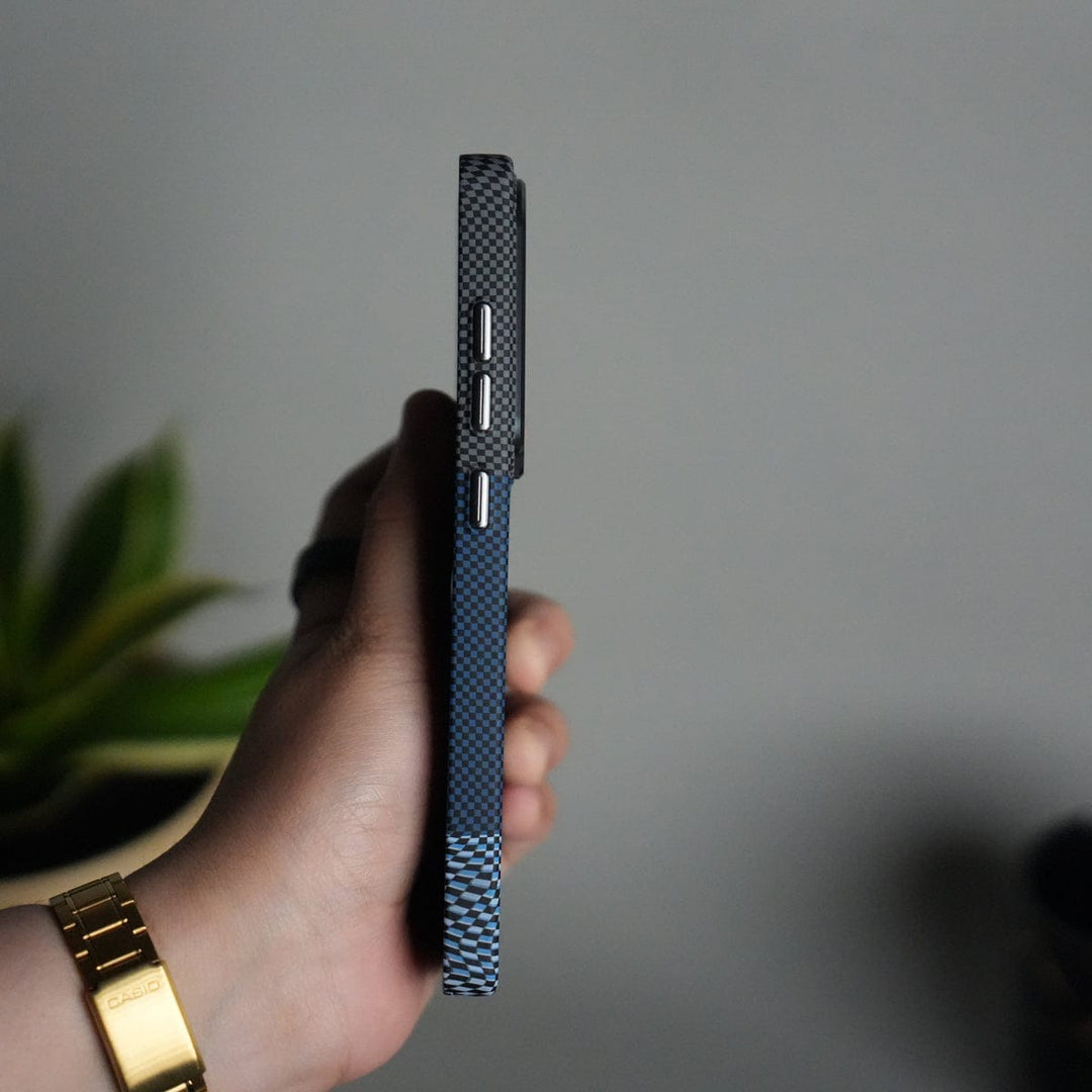 FRATO iPhone 17 Series iPhone 17 Series Carbon Fiber Texture Aramid Design Hard Pc MagSafe Cover | BlueMix Design