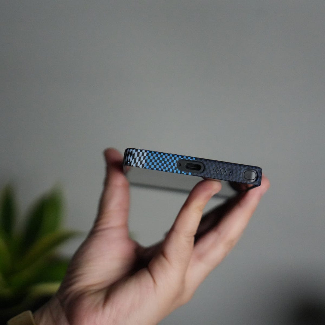 FRATO iPhone 17 Series iPhone 17 Series Carbon Fiber Texture Aramid Design Hard Pc MagSafe Cover | BlueMix Design