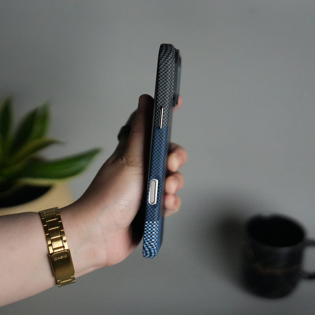 FRATO iPhone 17 Series iPhone 17 Series Carbon Fiber Texture Aramid Design Hard Pc MagSafe Cover | BlueMix Design