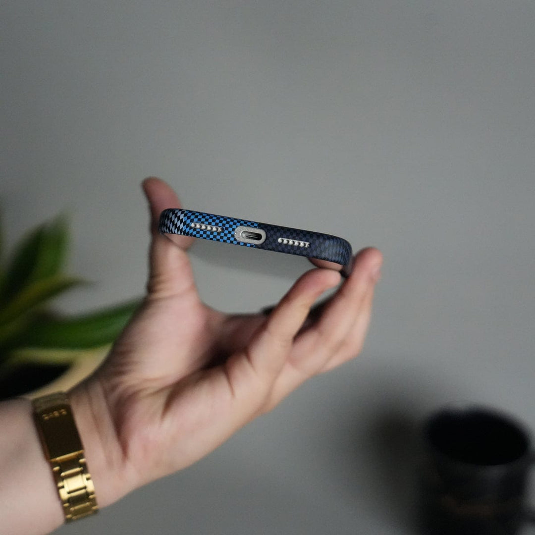 FRATO iPhone 17 Series iPhone 17 Series Carbon Fiber Texture Aramid Design Hard Pc MagSafe Cover | BlueMix Design