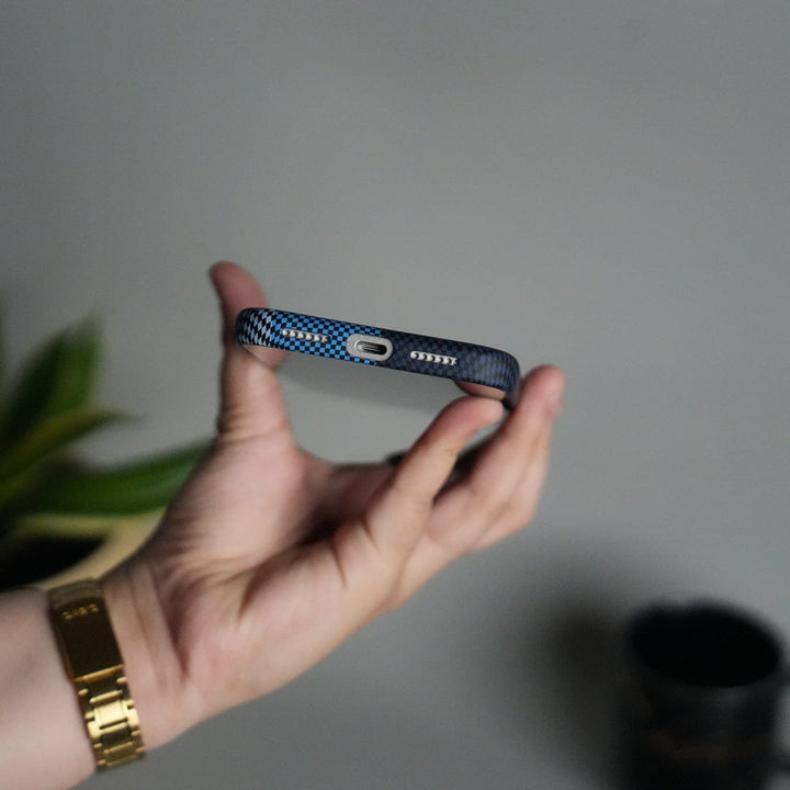FRATO iPhone 17 Series iPhone 17 Series Carbon Fiber Texture Aramid Design Hard Pc MagSafe Cover | BlueMix Design