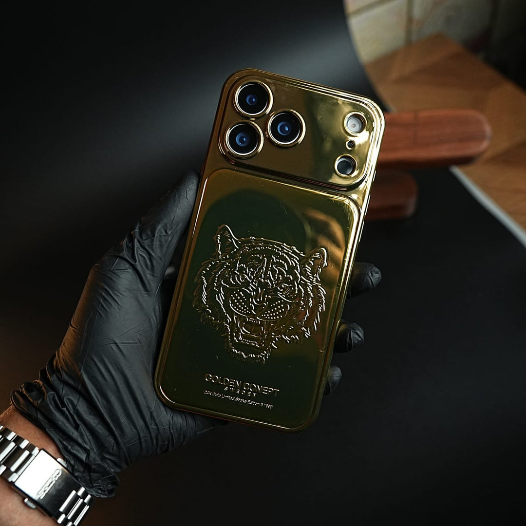 FRATO iPhone 17 Series Premium Gold Shine Tiger Face for iPhone 17 Series | Protective Case