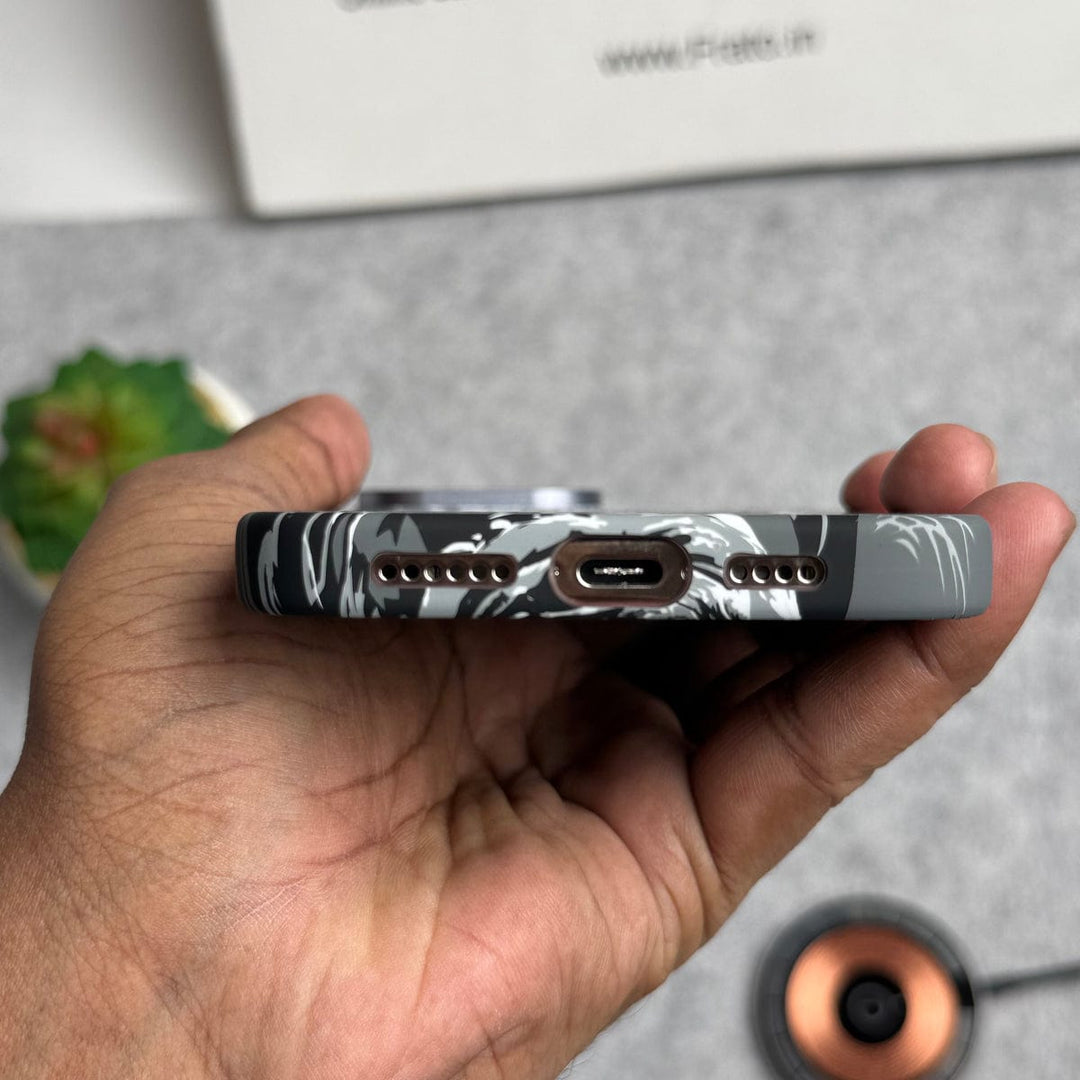 FRATO luxury Case iPhone Series Carbon Fiber Texture Tiger Lion Design Hard Pc MagSafe Case Cover