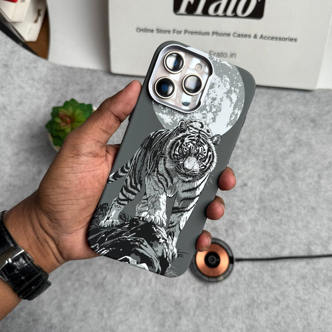 FRATO luxury Case iPhone Series Carbon Fiber Texture Tiger Lion Design Hard Pc MagSafe Case Cover