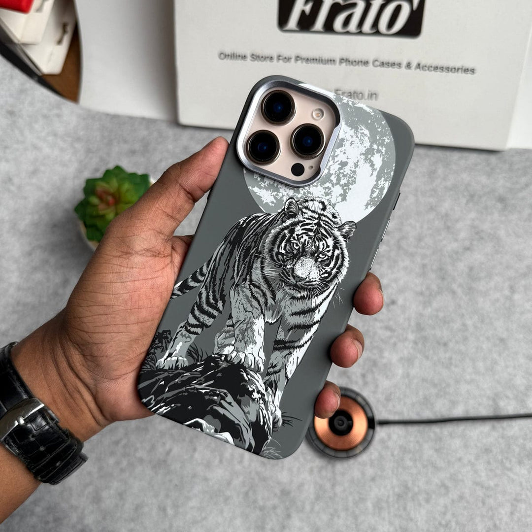 FRATO luxury Case iPhone Series Carbon Fiber Texture Tiger Lion Design Hard Pc MagSafe Case Cover