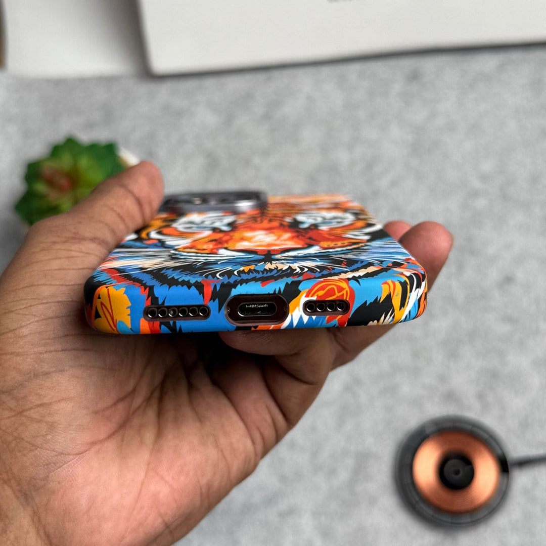 FRATO luxury Case iPhone Series Carbon Fiber Texture Tiger Lion Design Hard Pc MagSafe Case Cover