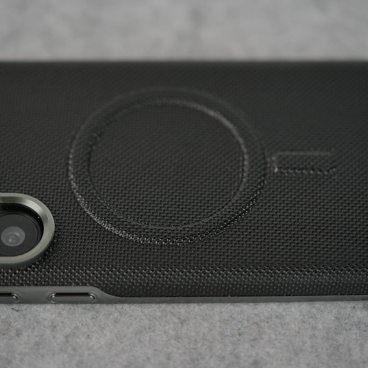FRATO Samsung S25U Samsung Galaxy Ultra Series Shiny Dotted MagSafe Cover With Metal Camera Bump