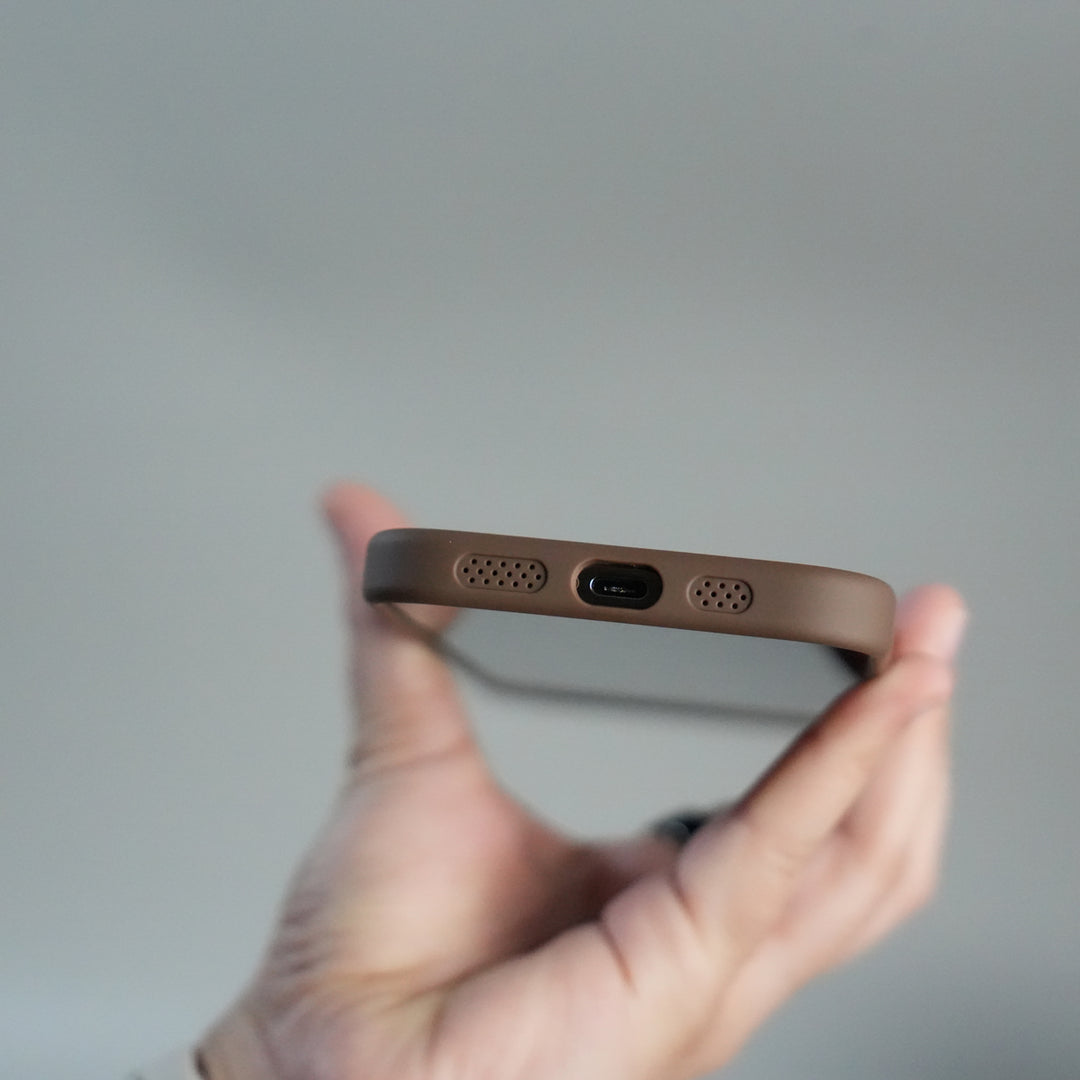 iPhone 16 Series Carbon Fiber Design MagSafe Cover