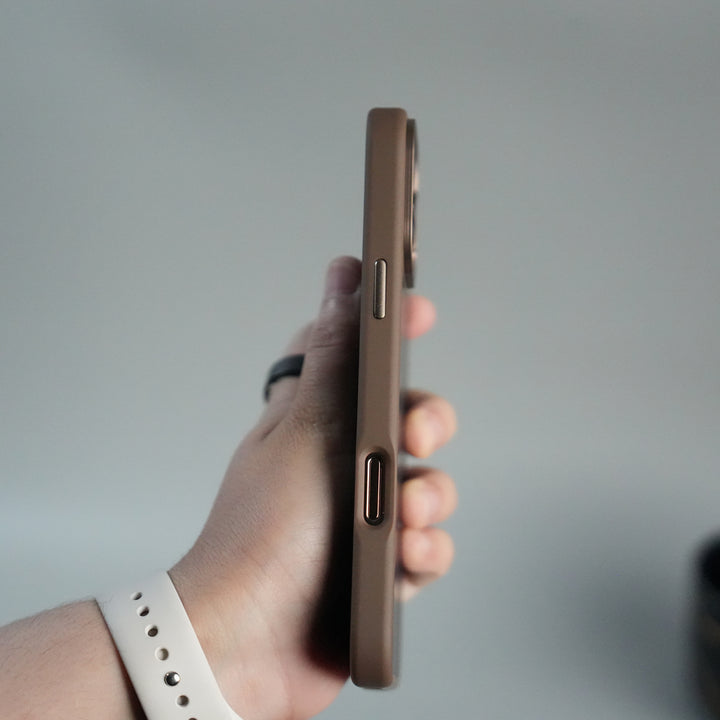 iPhone 16 Series Carbon Fiber Design MagSafe Cover