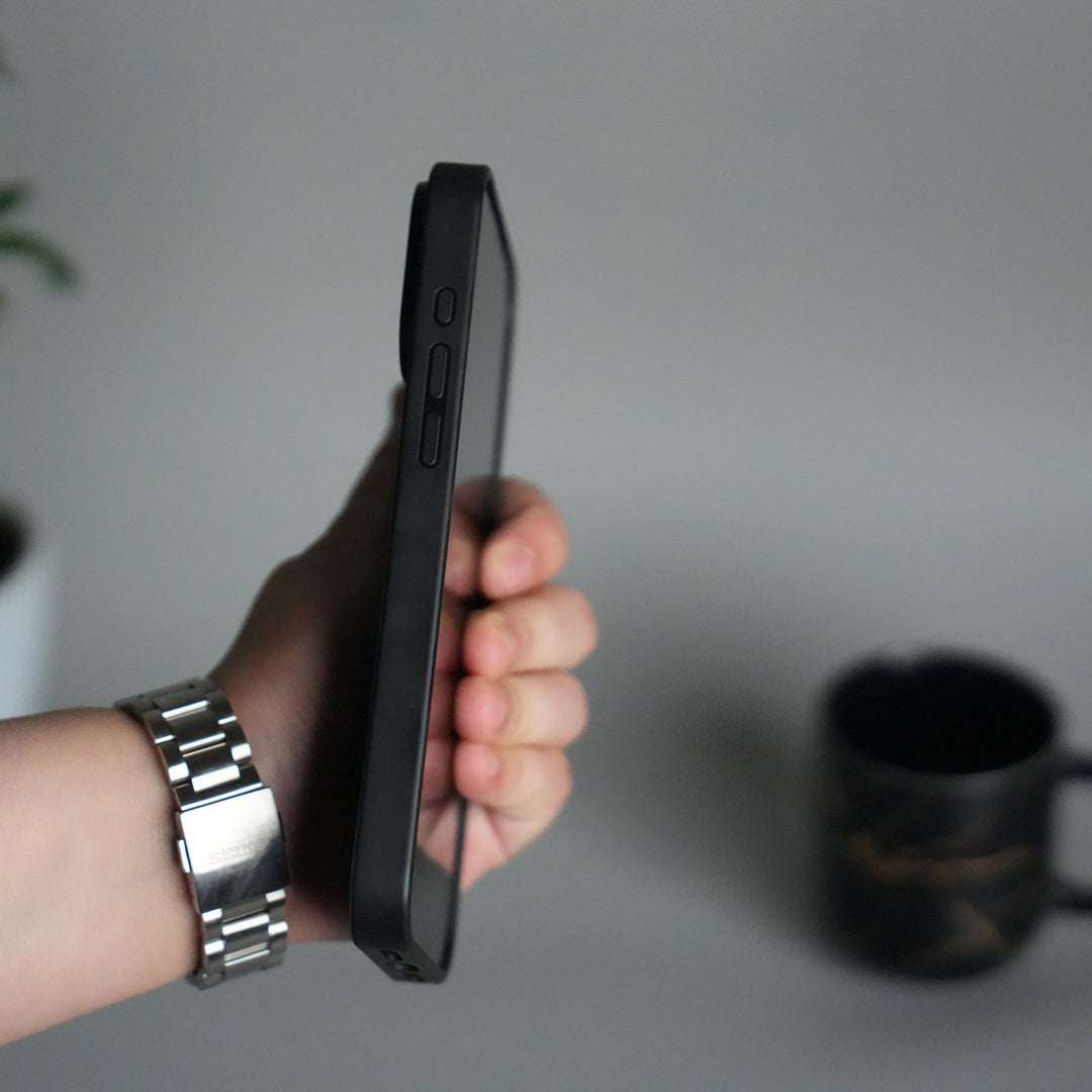 iPhone 17 Pro BMW & M Performance Logo With Honeycomb Design Case Cover(Black)