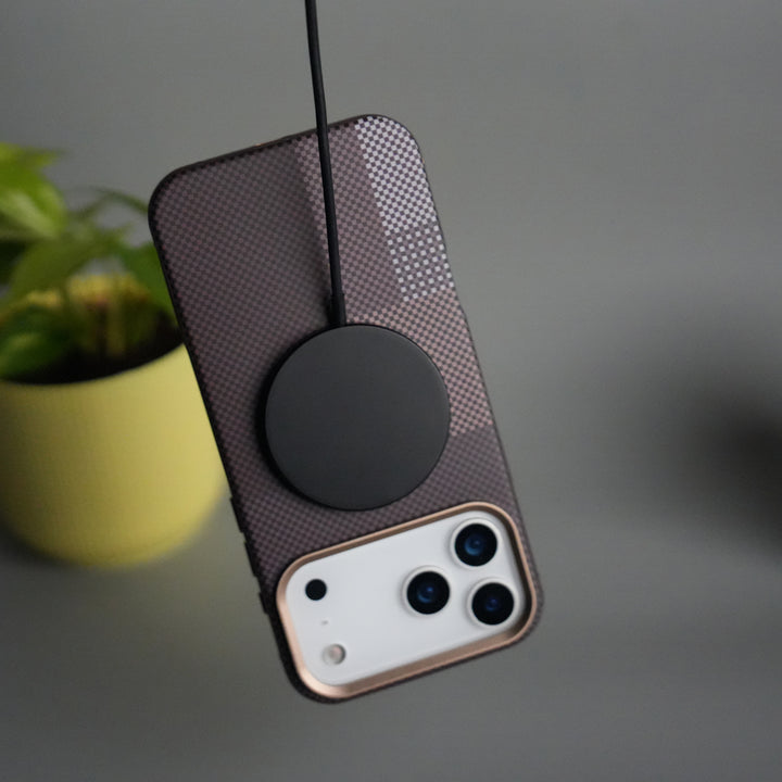 iPhone 17 Pro Carbon Fiber Texture Design Side Bumper MagSafe Case Cover