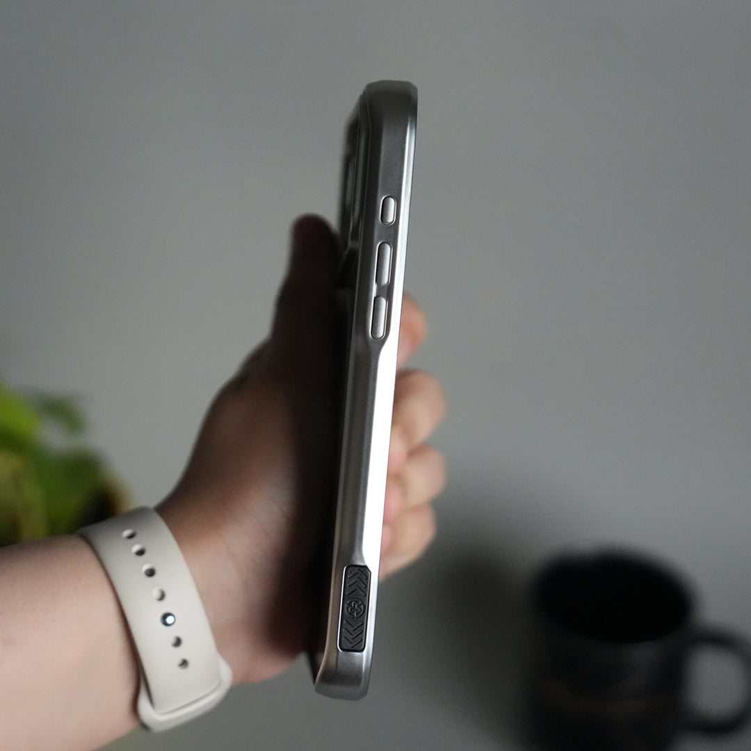 iPhone 17 Pro Electroplated Frame Transparent Magsafe Case