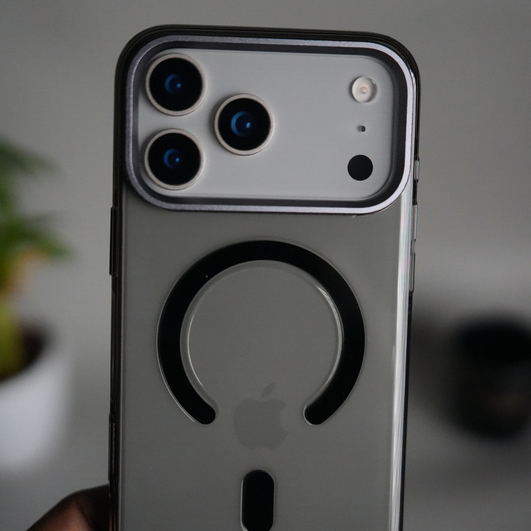 iPhone 17 Pro Hard Crystal Transparent MagSafe Case | Anti-Yellow Clear Back Cover with Metal Camera Bump