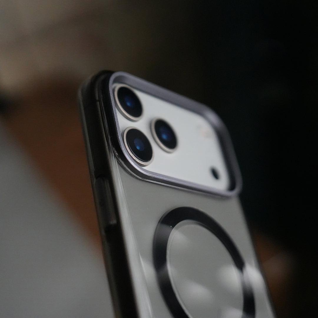 iPhone 17 Pro Hard Crystal Transparent MagSafe Case | Anti-Yellow Clear Back Cover with Metal Camera Bump