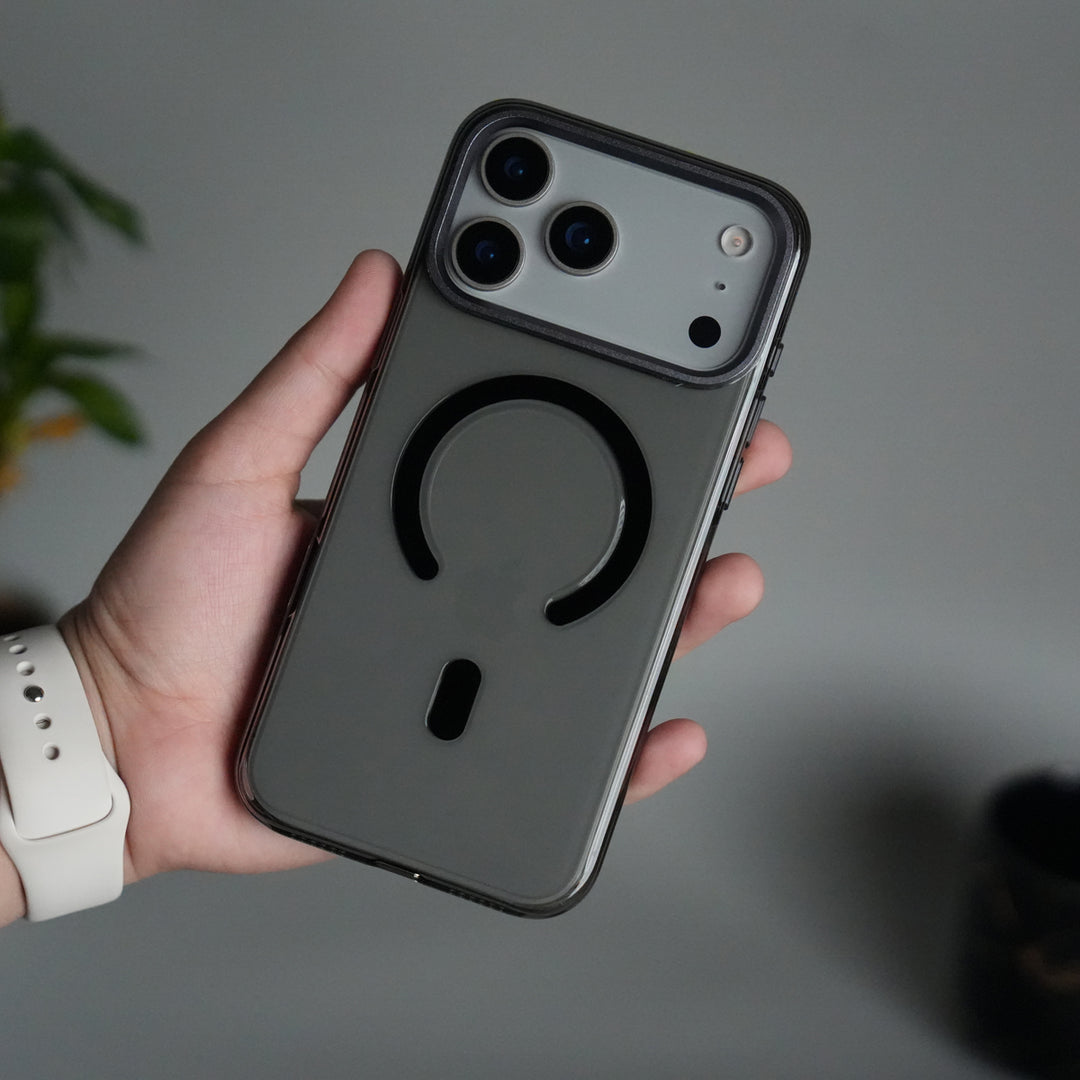 iPhone 17 Pro Hard Crystal Transparent MagSafe Case | Anti-Yellow Clear Back Cover with Metal Camera Bump