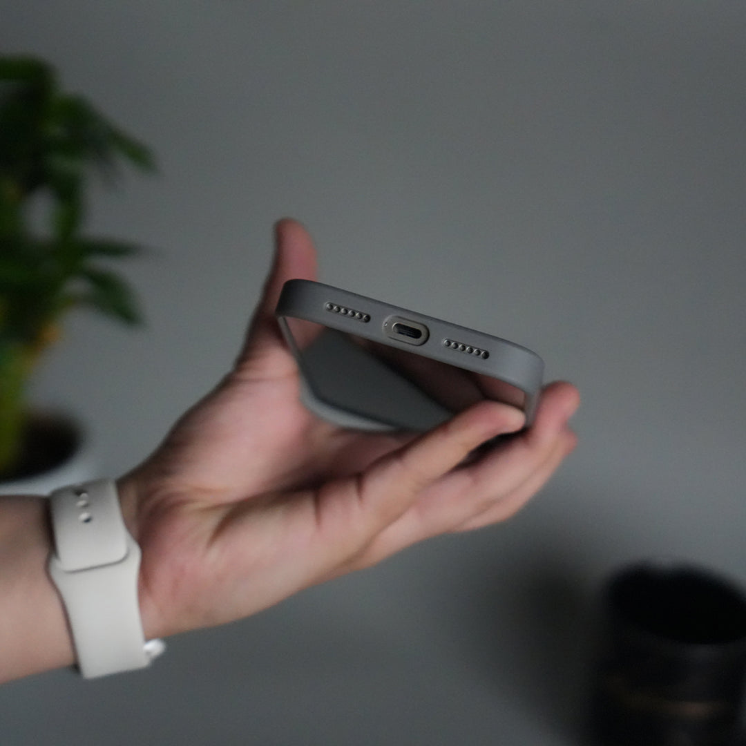 iPhone 17 Pro Metal Camera Ring Carbon Fiber Design MagSafe Cover