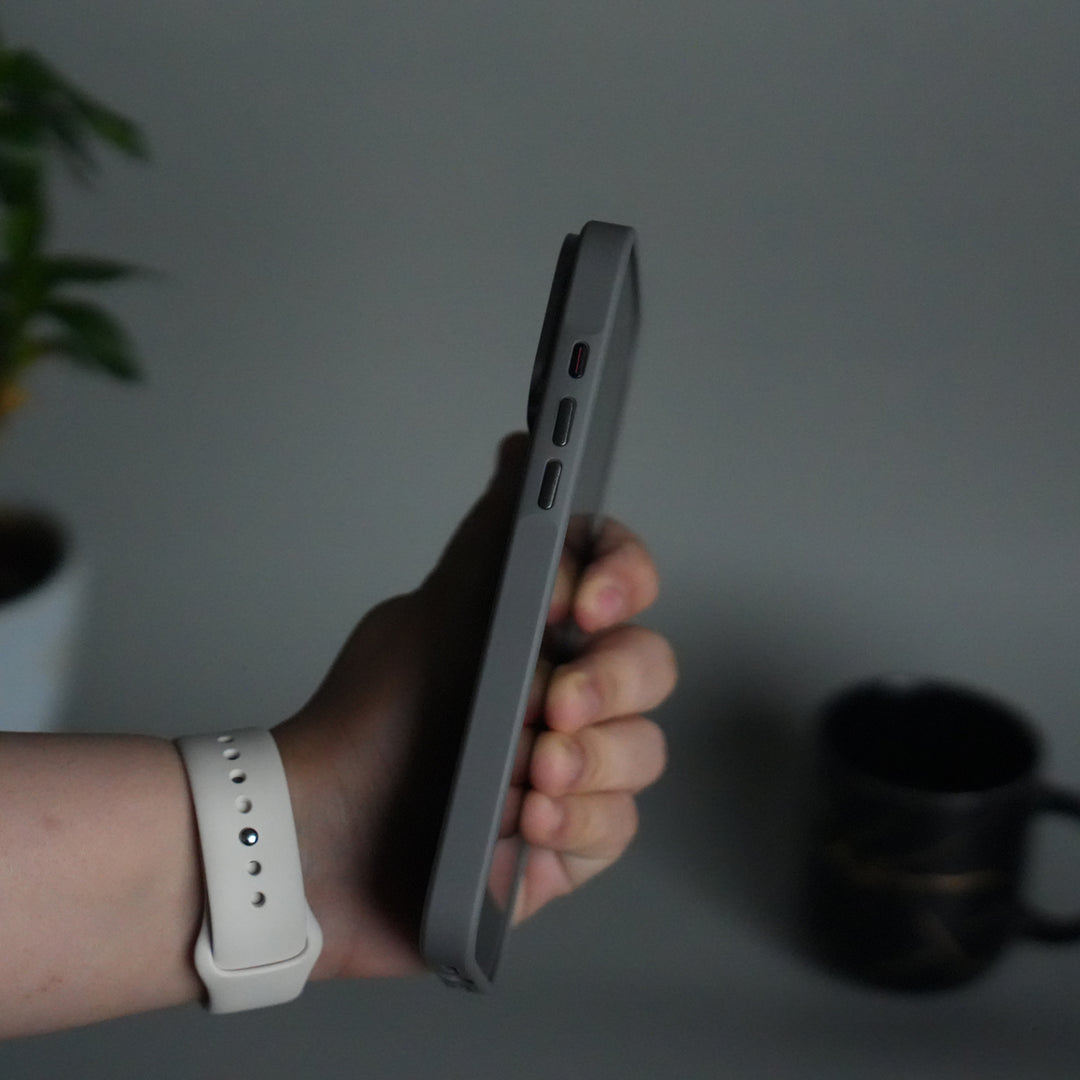 iPhone 17 Pro Metal Camera Ring Carbon Fiber Design MagSafe Cover