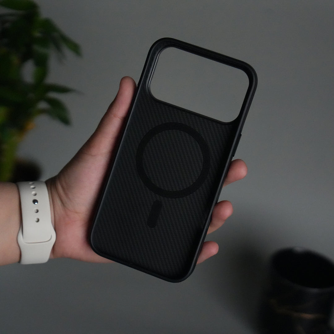 iPhone 17 Pro Metal Camera Ring Carbon Fiber Design MagSafe Cover